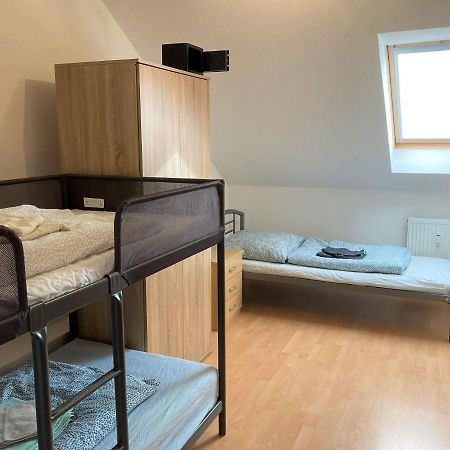 Gaestewohnung 4-Raum Wohnung Fuer 2-8 Personen Zwickau Exterior photo