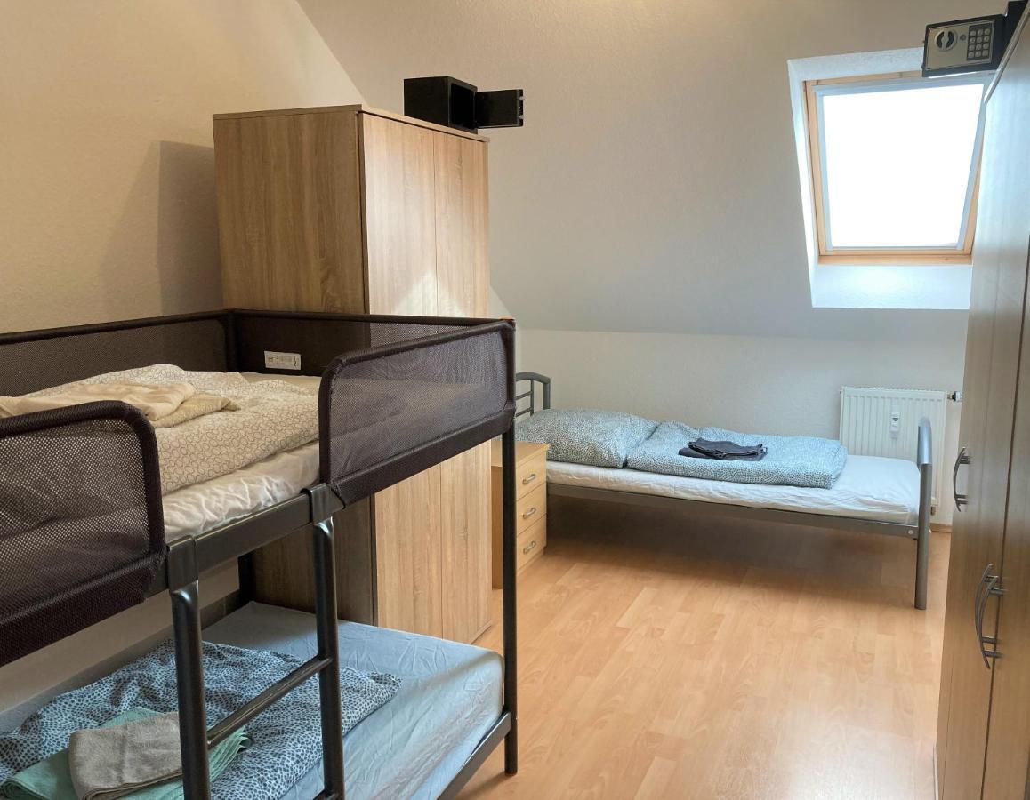 Gaestewohnung 4-Raum Wohnung Fuer 2-8 Personen Zwickau Exterior photo
